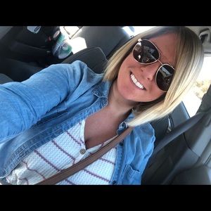 Meet your Posher, April